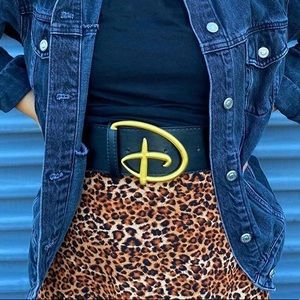 DISNEY SIGNATURE “D” BELT